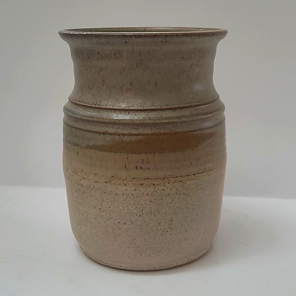 Signed Pottery vase - Picture 2 of 7